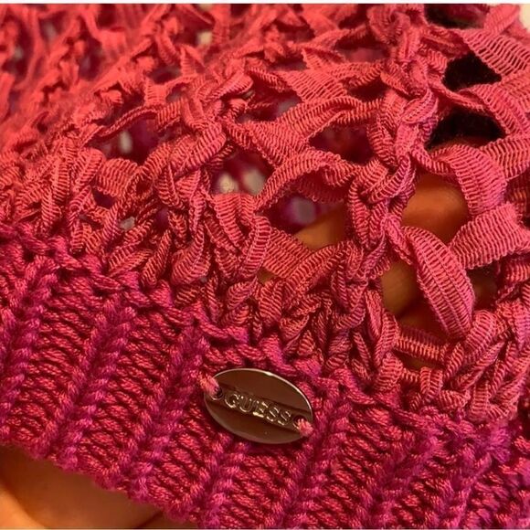Guess pink sweater 🌺 - Picture 4 of 7